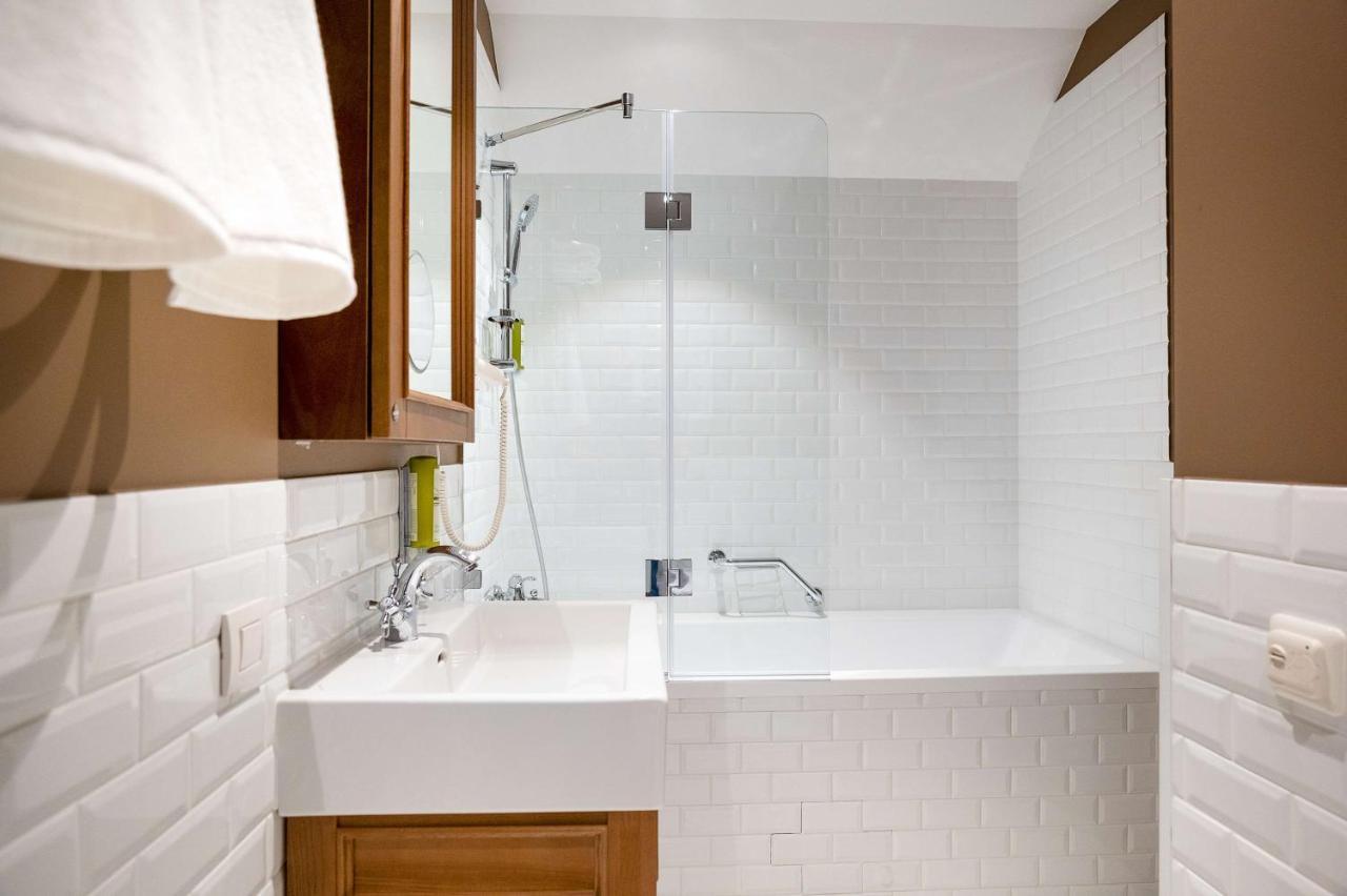 Western Market Square 4*